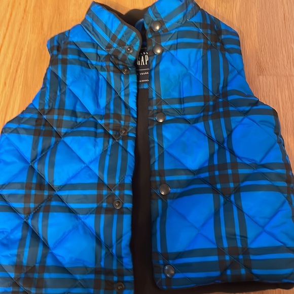 Toddler Boys Cozy Lined Plaid Printed Puffer Vest, Gap Kids, size: 2T - Picture 2 of 4
